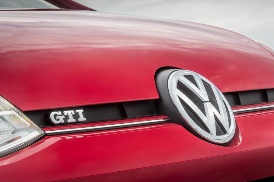 Логотип Volkswagen up! GTI 2018 года  (UK) (фото 8 из 36)